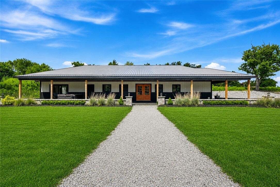 House in Jeannette, Pennsylvania, United States 2 - 18579001