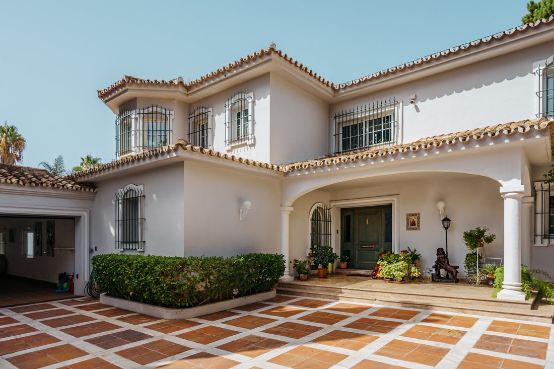 Villa in Marbella, Andalusia, Spain 1 - 18579013