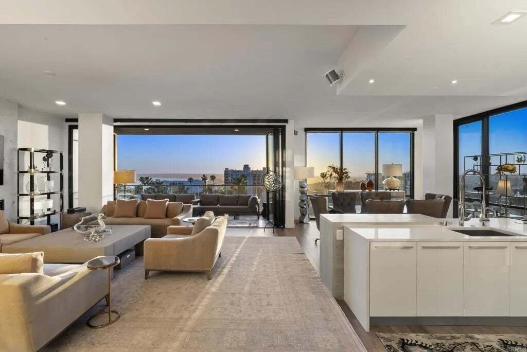 Condo in San Diego, California, United States 4 - 17696627