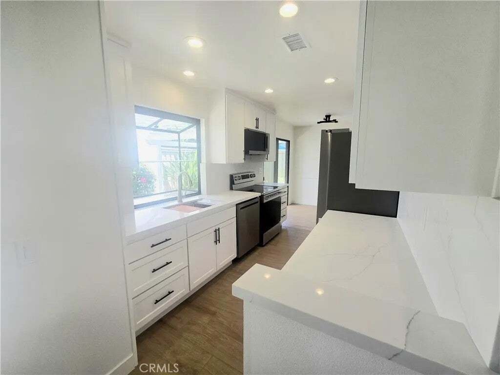 Condo in Irvine, California, United States 4 - 18579392