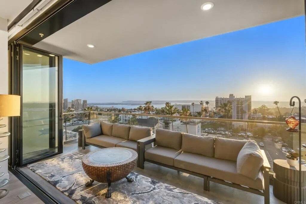 Condo in San Diego, California, United States 5 - 17696627