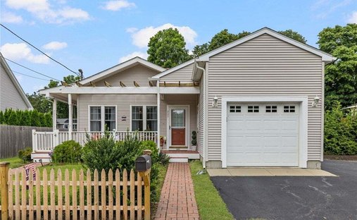 House in East Greenwich, Rhode Island, United States 1