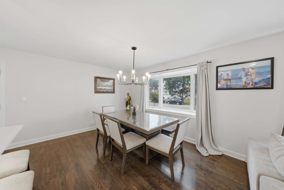 House in Morton Grove, Illinois, United States 5 - 18579455