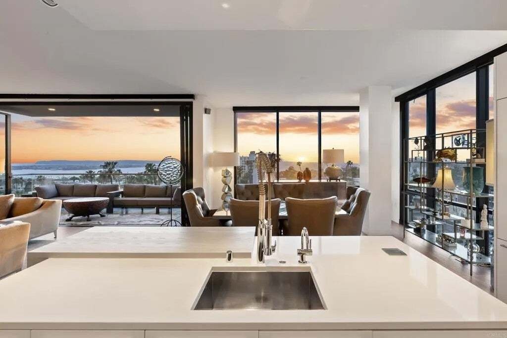 Condo in San Diego, California, United States 1 - 17696627