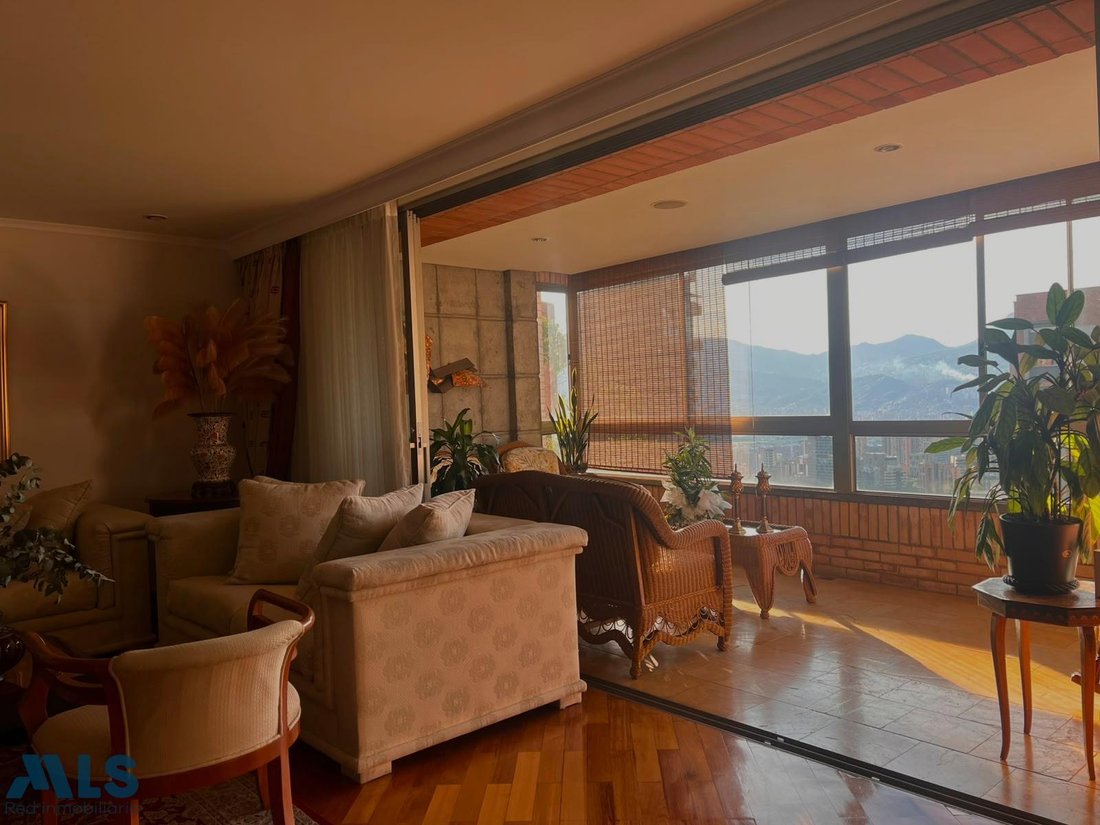 Apartment in Medellín, Antioquia, Colombia 1 - 18579414