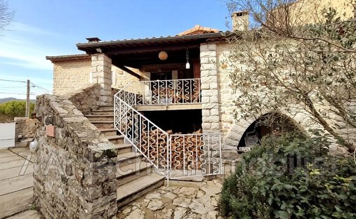 Villa in Villeneuve-de-Berg, Auvergne-Rhône-Alpes, France 1