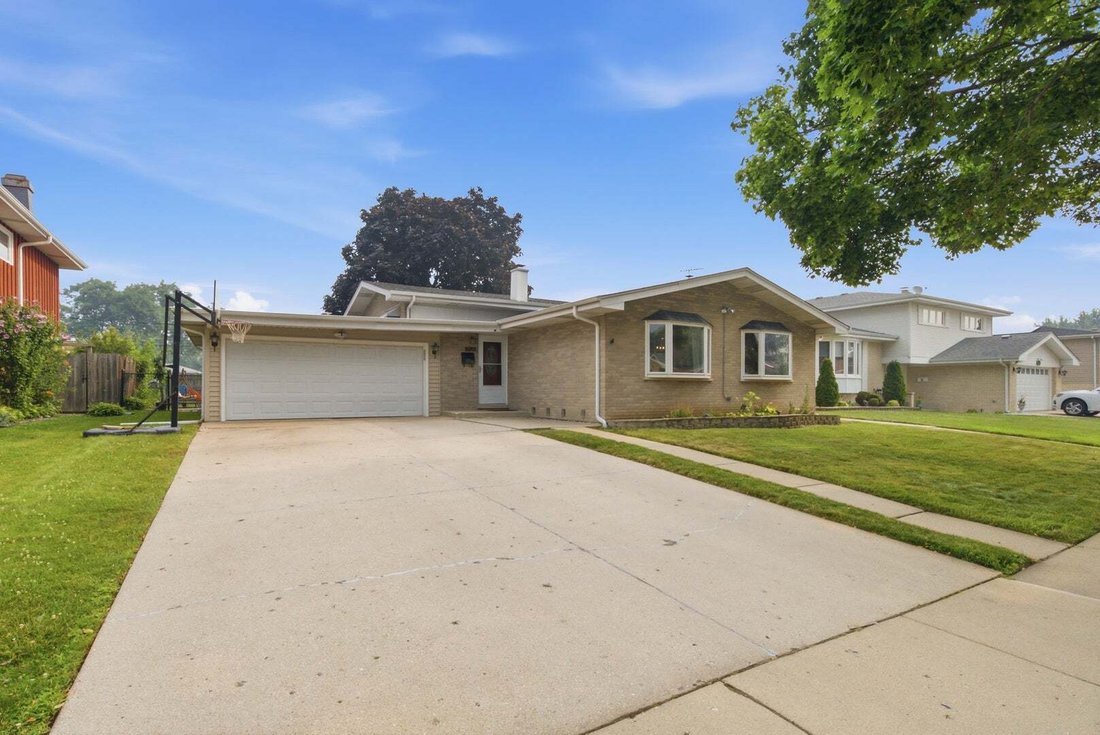 House in Morton Grove, Illinois, United States 3 - 18579455