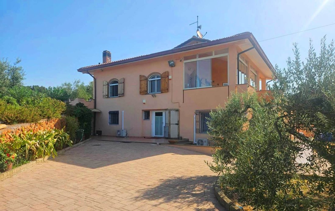 Villa in Rosignano Marittimo, Tuscany, Italy 1 - 18579082