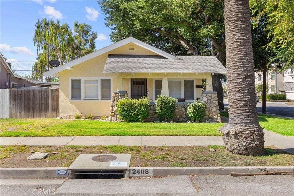 La Verne, California, United States 1 - 18579379