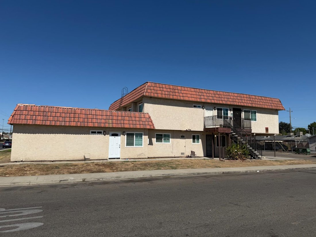 Visalia, California, United States 2 - 18578959