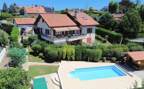 Villa in Villars-Sainte-Croix, Waadt, Schweiz 1