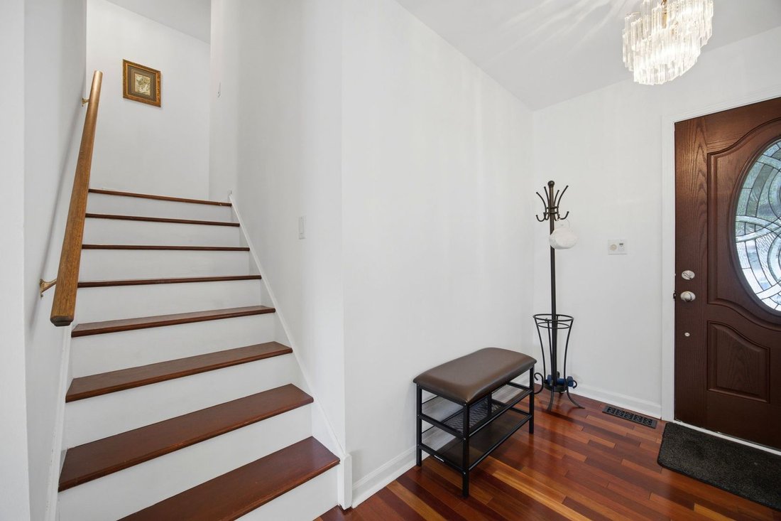 House in Buffalo Grove, Illinois, United States 4 - 18579482