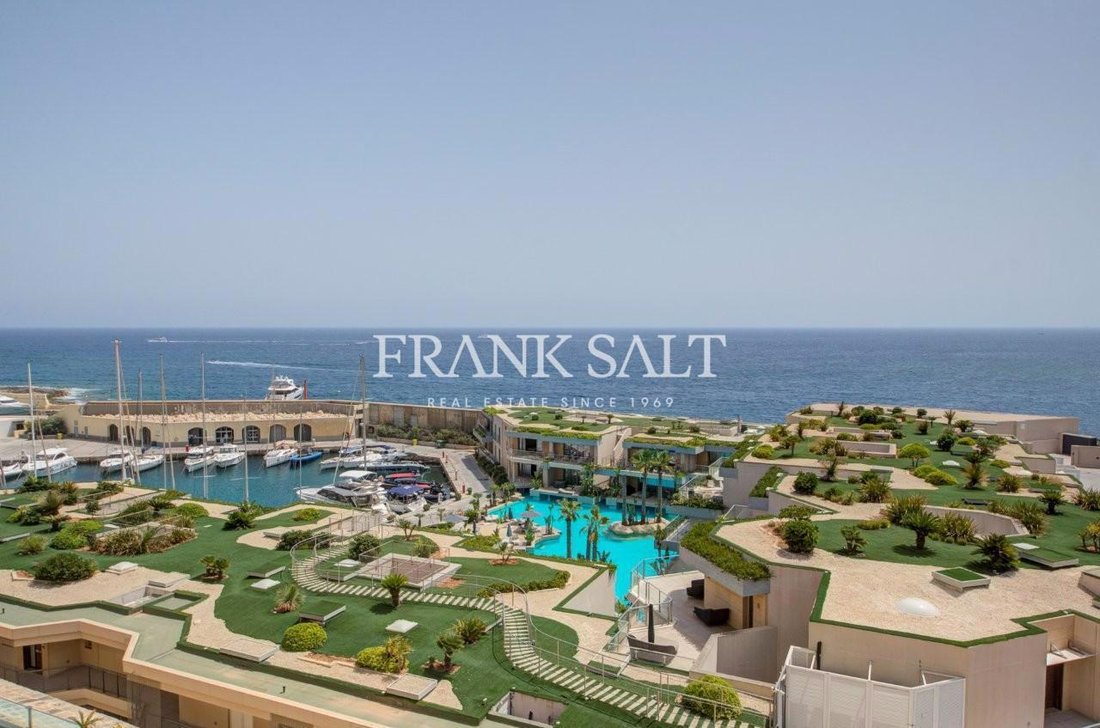 Apartment in Saint Julian's, Malta 1 - 18579629