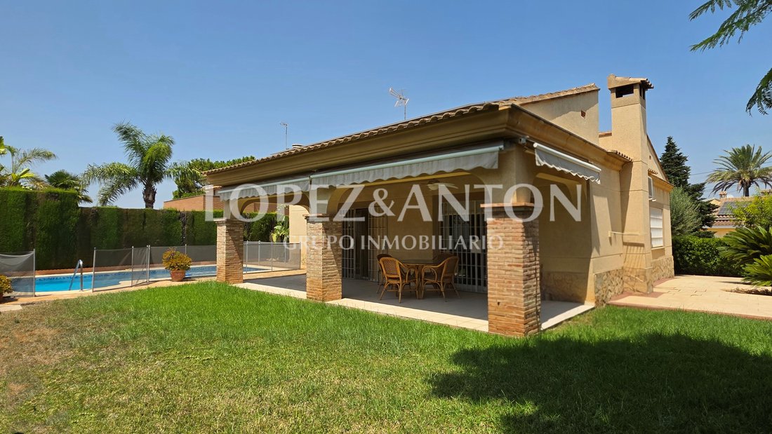 Villa in l'Eliana, Valencian Community, Spain 1 - 18579572