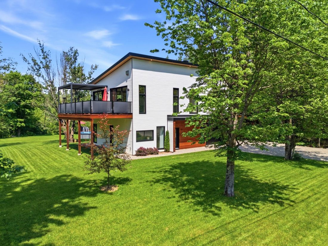 House in Eastman, Quebec, Canada 4 - 18579587