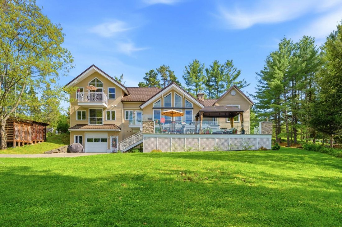 House in Sainte-Catherine-de-Hatley, Quebec, Canada 3 - 17668802