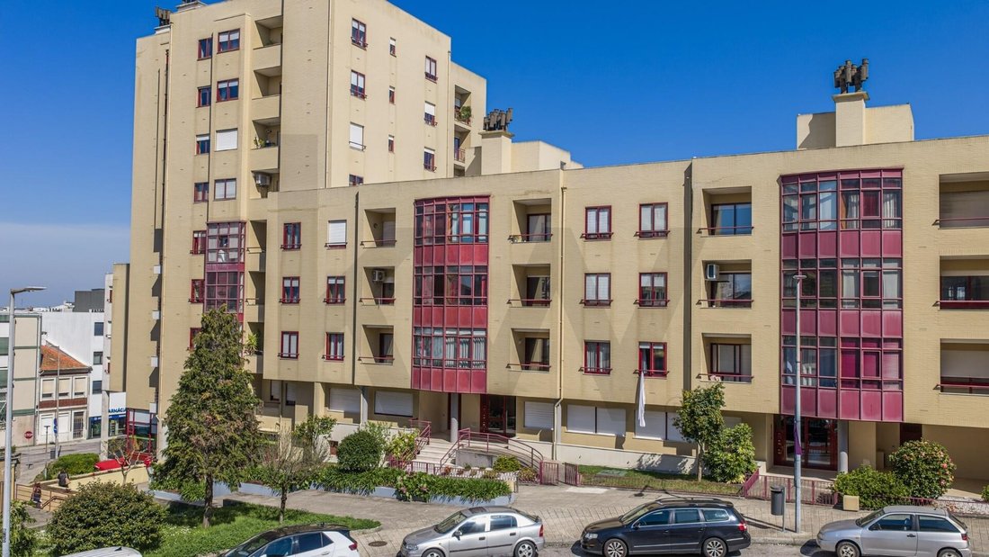 Apartment in Paranhos, Porto District, Portugal 2 - 18579634