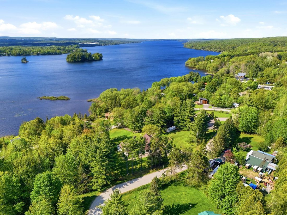 House in Sainte-Catherine-de-Hatley, Quebec, Canada 4 - 17668802