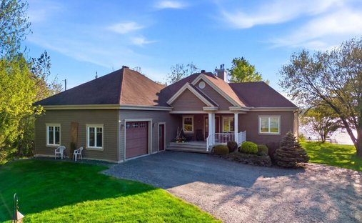 House in Sherbrooke, Canada 1