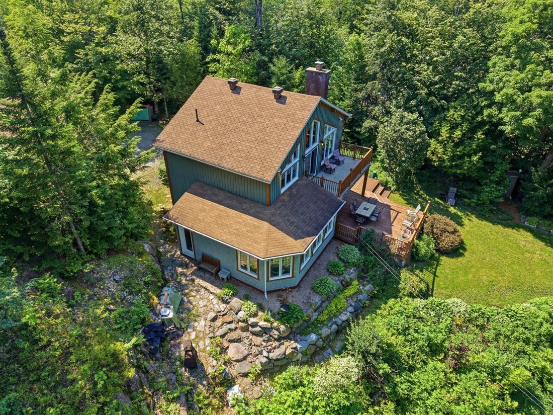 House in Austin, Quebec, Canada 3 - 18579591