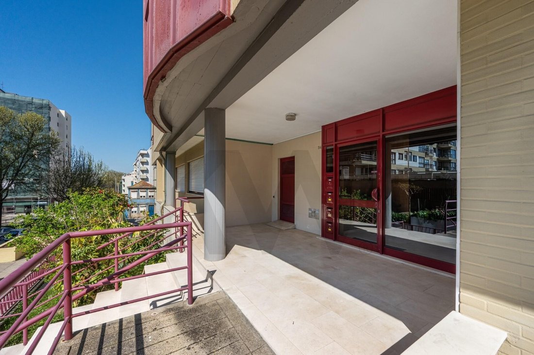 Apartment in Paranhos, Porto District, Portugal 4 - 18579634
