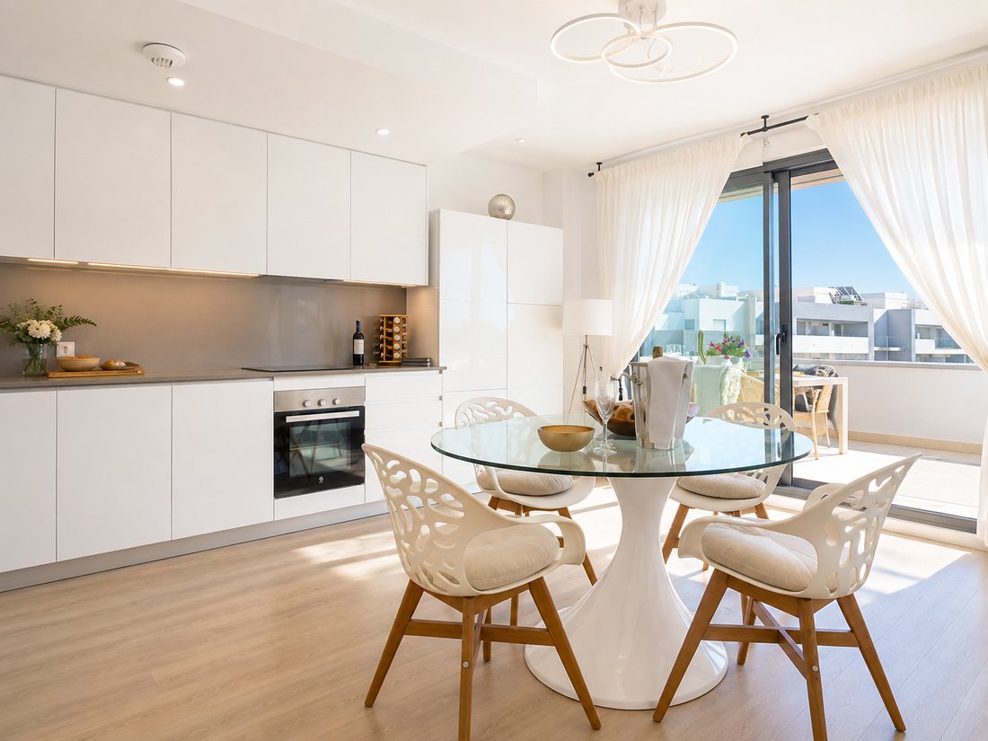 Penthouse in Buenas Noches, Estepona, Spain 4 - 16615459