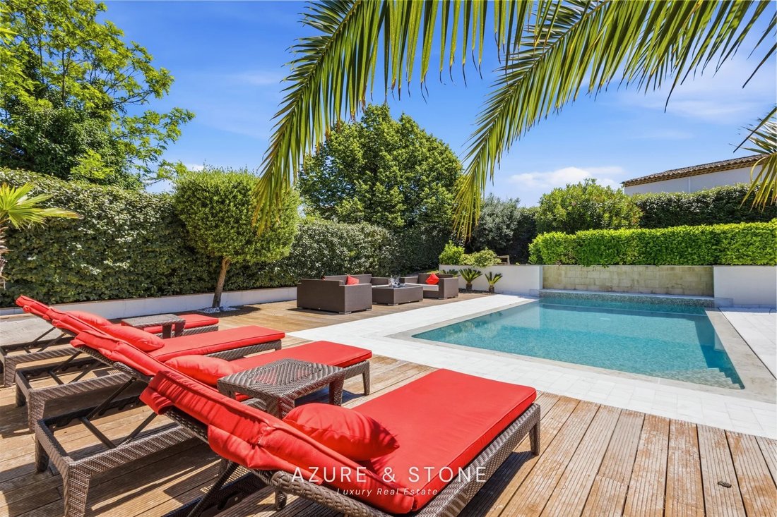 Villa in Châteauneuf-Grasse, Provence-Alpes-Côte d'Azur, France 2 - 18034211