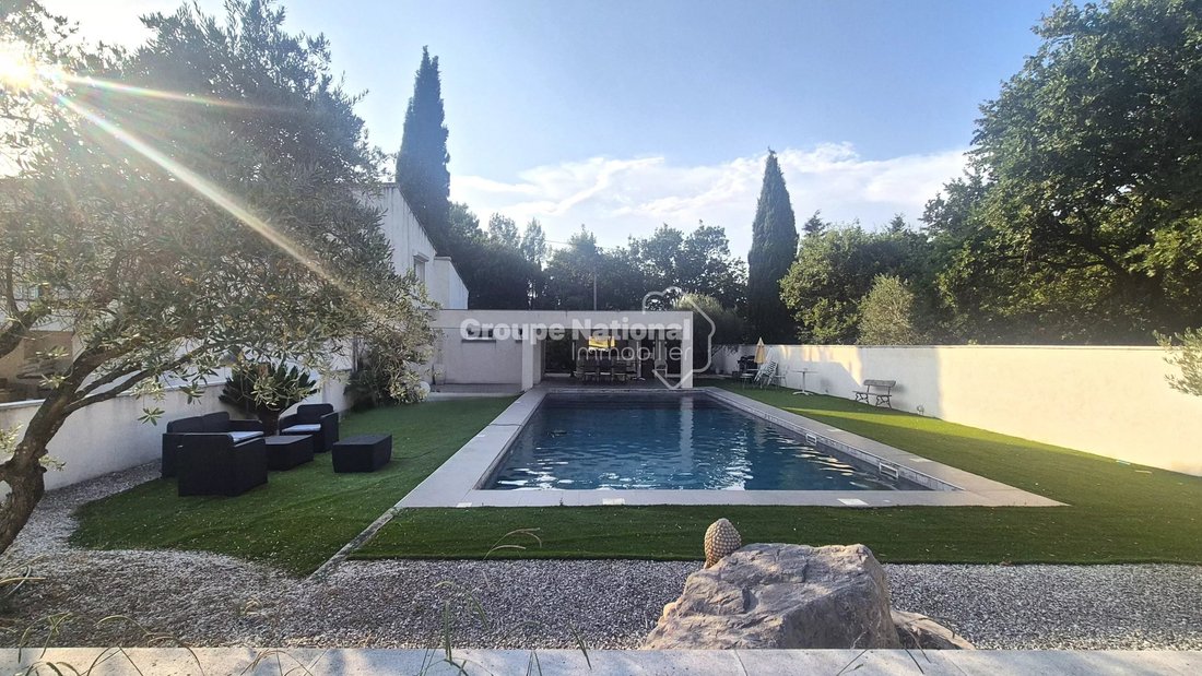 Villa in Zone Rurale Sud, Carpentras, France 3 - 18579728