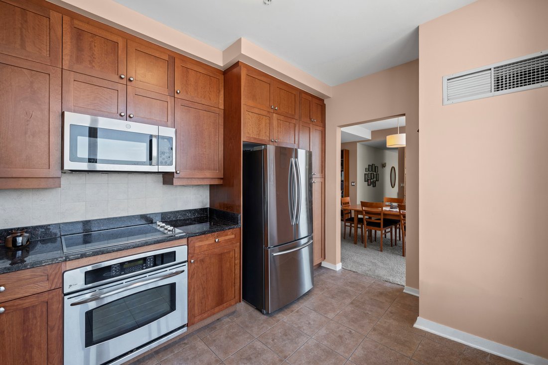 Condo in Evanston, Illinois, United States 5 - 18412110