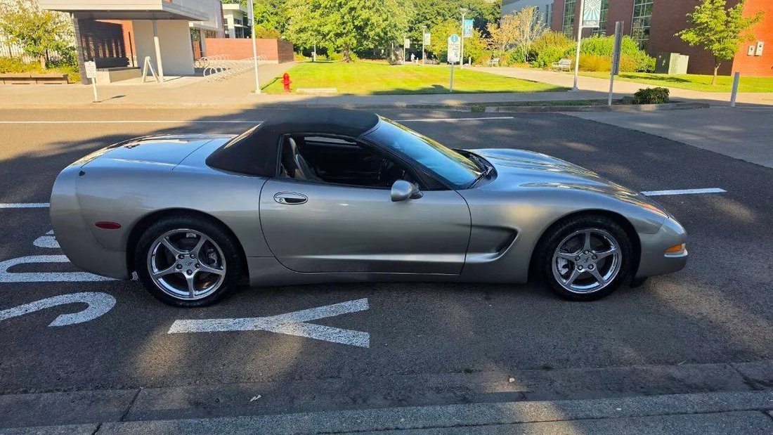 Cabriolet in Portland, OR, United States 4 - 18579956