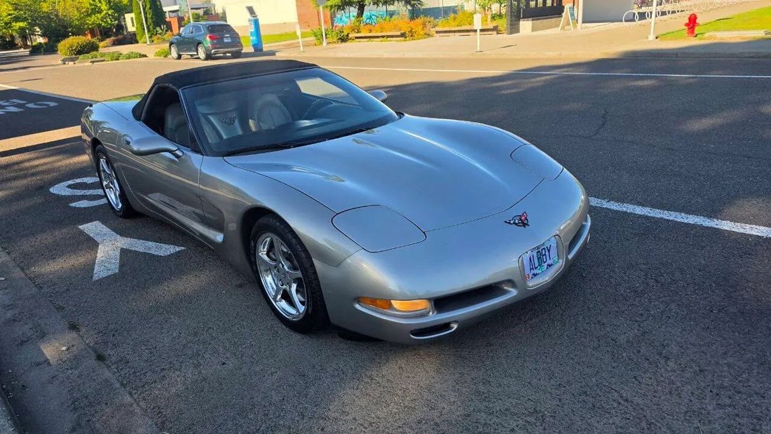 Cabriolet in Portland, OR, United States 3 - 18579956