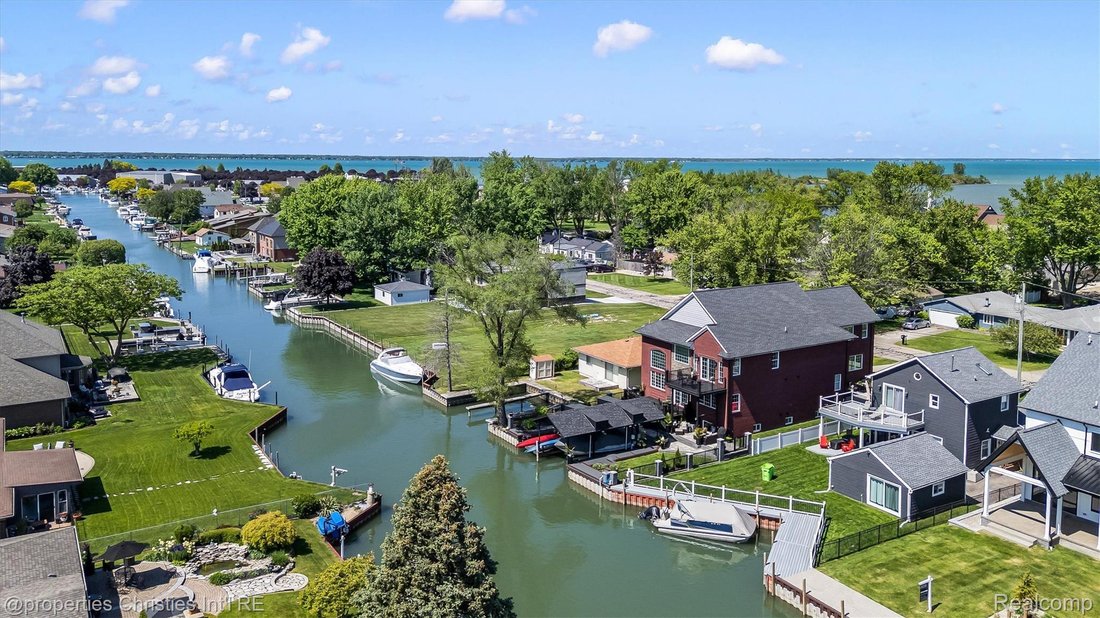 House in Mount Clemens, Michigan, United States 2 - 18579806
