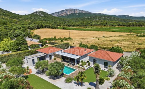 House in Saint-Mathieu-de-Treviers, Occitania, France 1