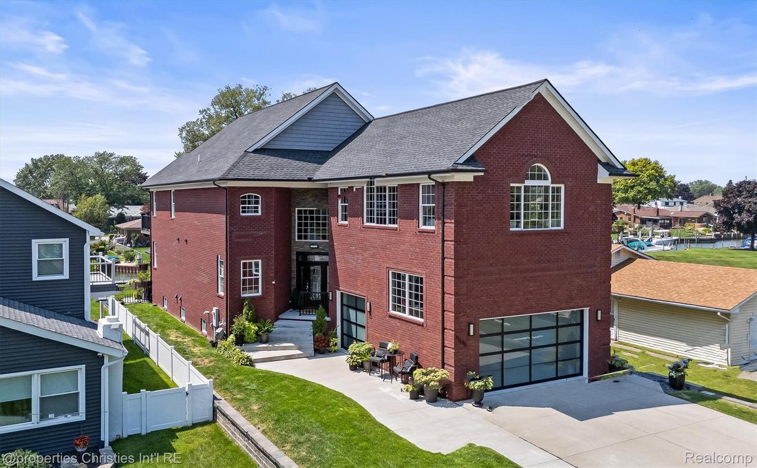 House in Mount Clemens, Michigan, United States 4 - 18579806