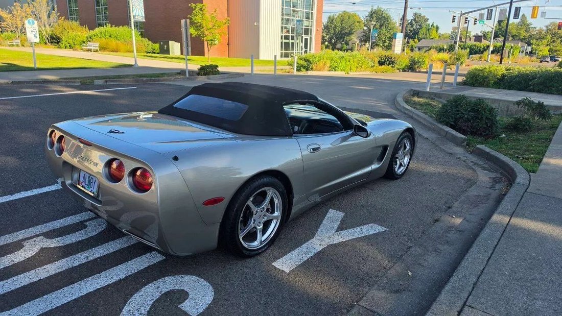 Cabriolet in Portland, OR, United States 5 - 18579956