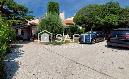 House in Nord Est, Ollioules, France 1