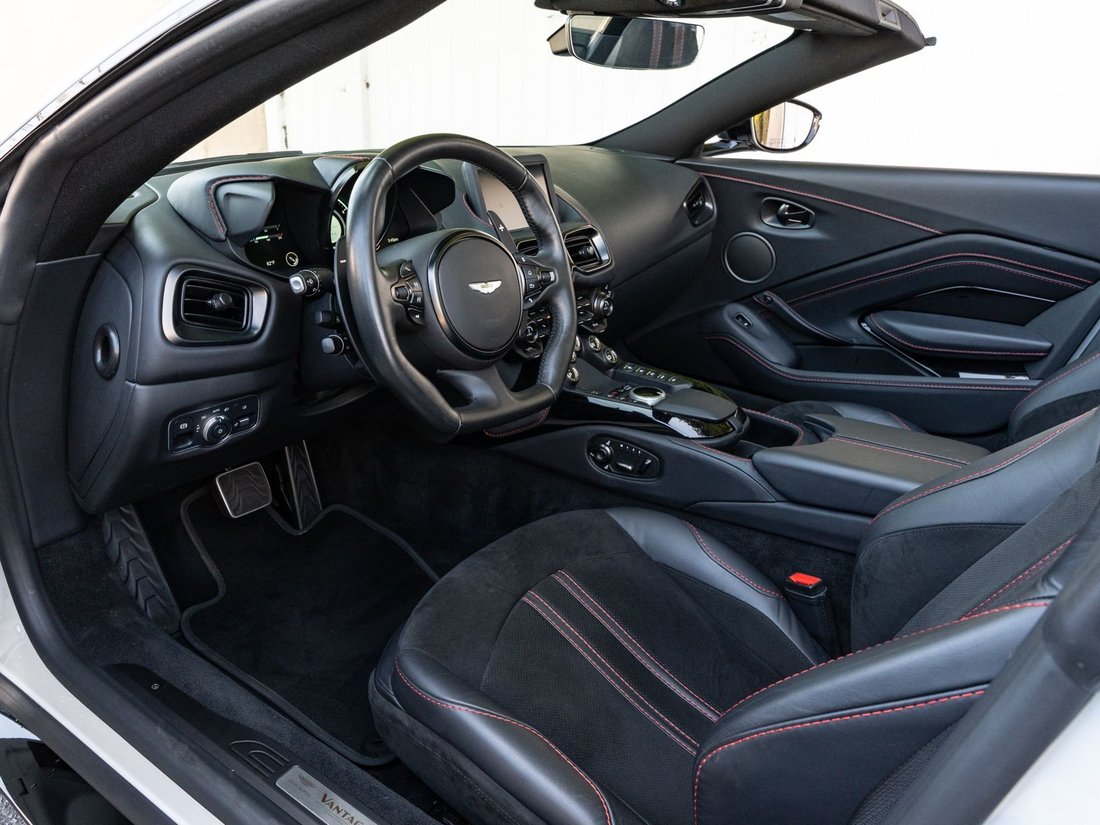 Cabriolet in Beverly Hills, CA, United States 3 - 18579707
