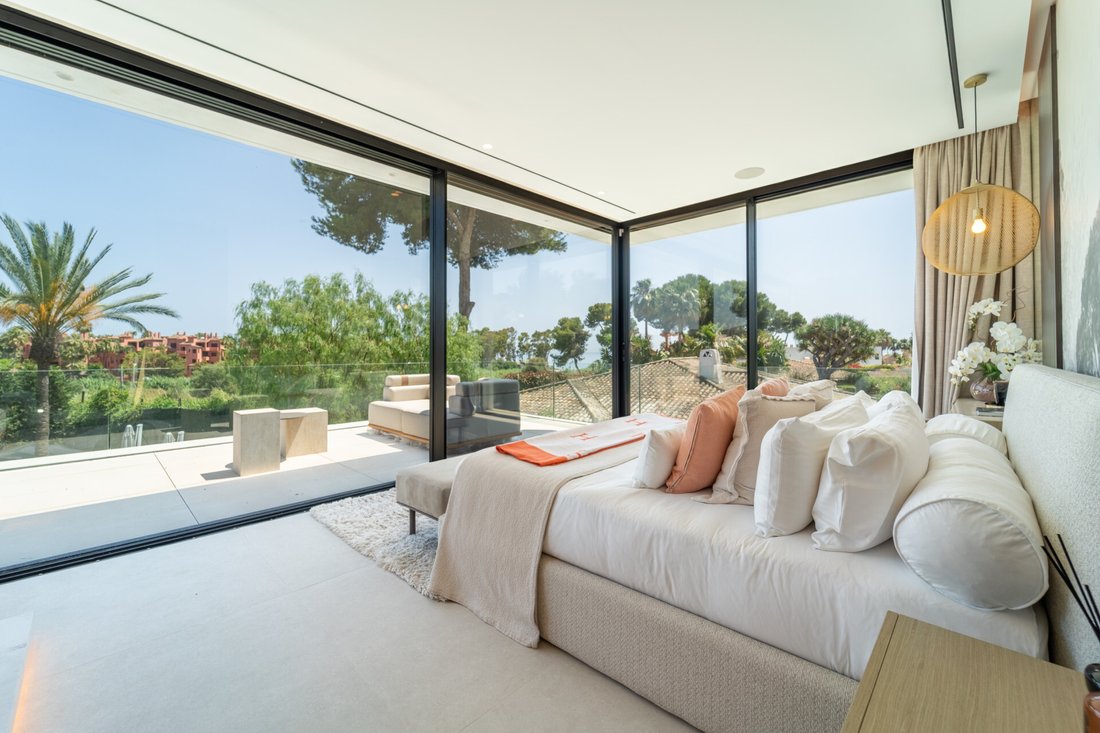 Villa in Elviria-Cabopino, Marbella, Spain 4 - 18579802