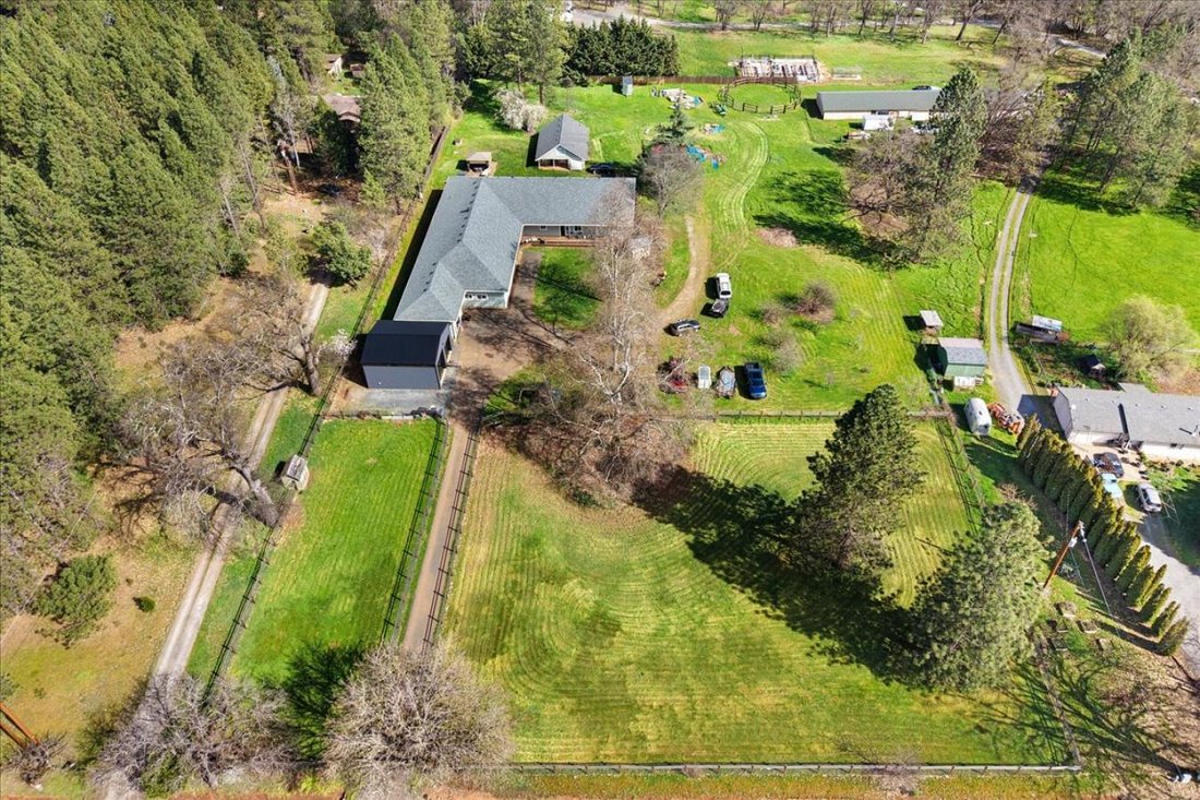 House in Grants Pass, Oregon, United States 1 - 18579627