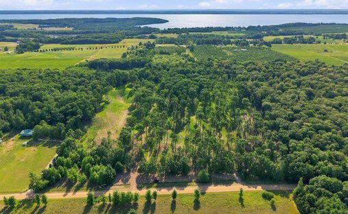 Land in Traverse City, Michigan, United States 1