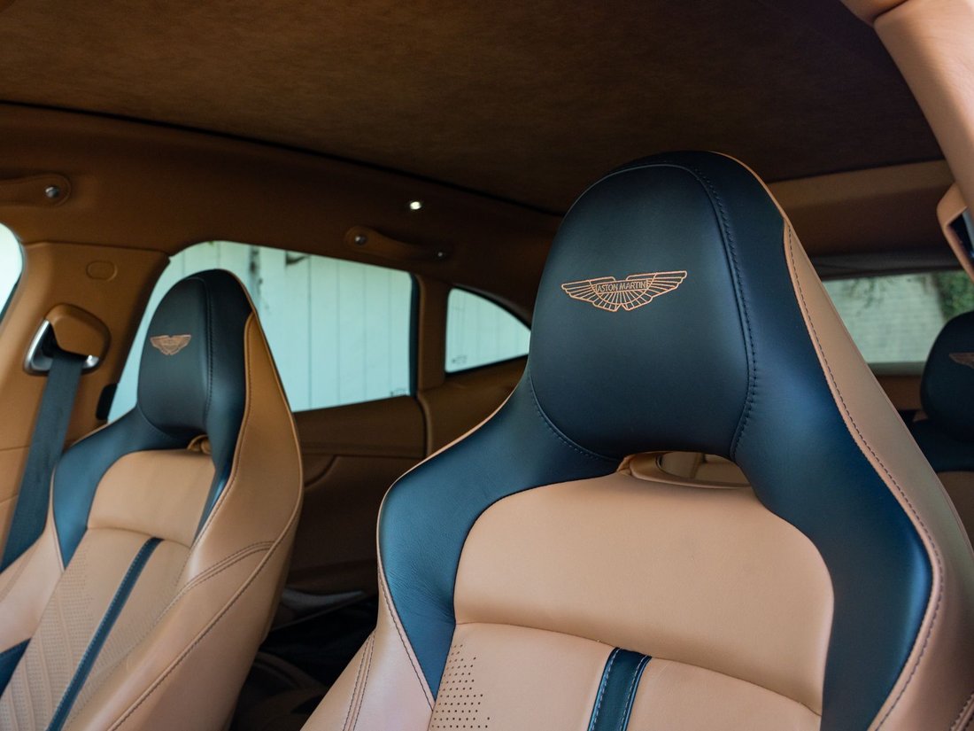 Suv in Beverly Hills, CA, United States 5 - 18579709