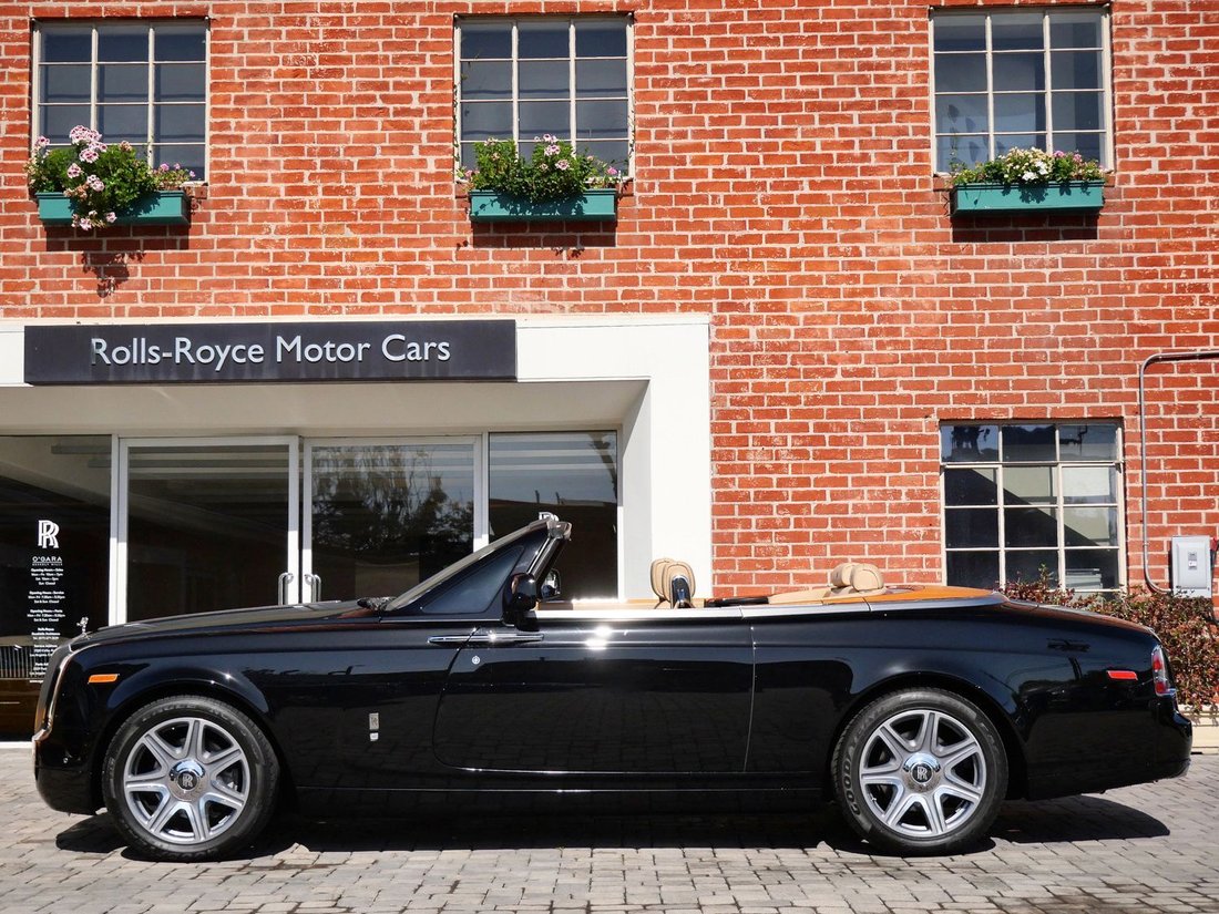 Cabriolet in Beverly Hills, CA, United States 3 - 18579706