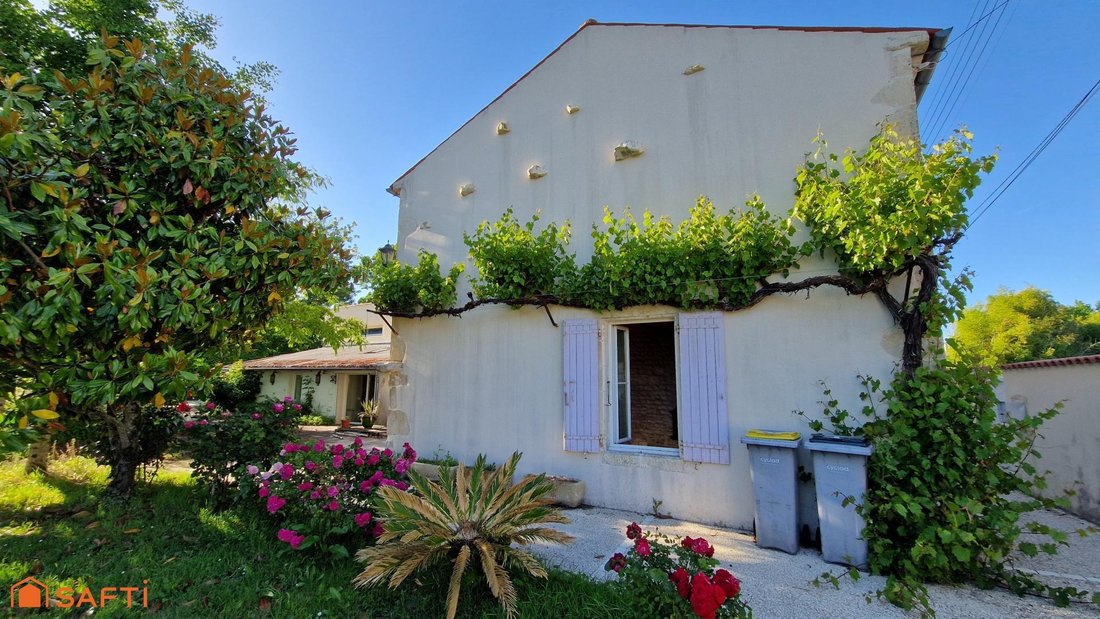 House in Aigrefeuille-d'Aunis, Nouvelle-Aquitaine, France 1 - 18035592