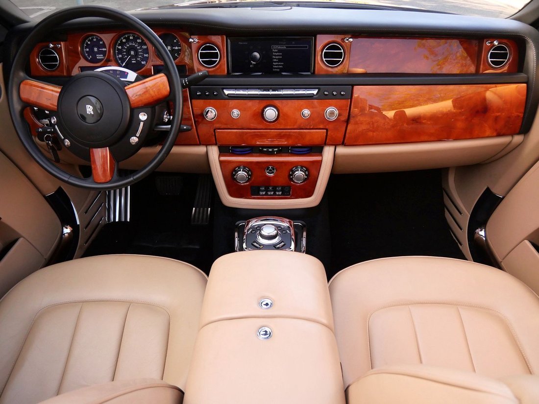 Cabriolet in Beverly Hills, CA, United States 4 - 18579706
