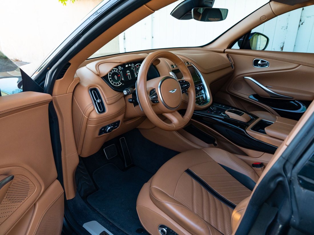 Suv in Beverly Hills, CA, United States 3 - 18579709