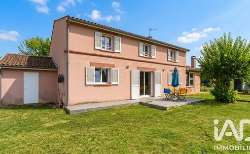 House in Sainte-Foy-d'Aigrefeuille, Occitania, France 1