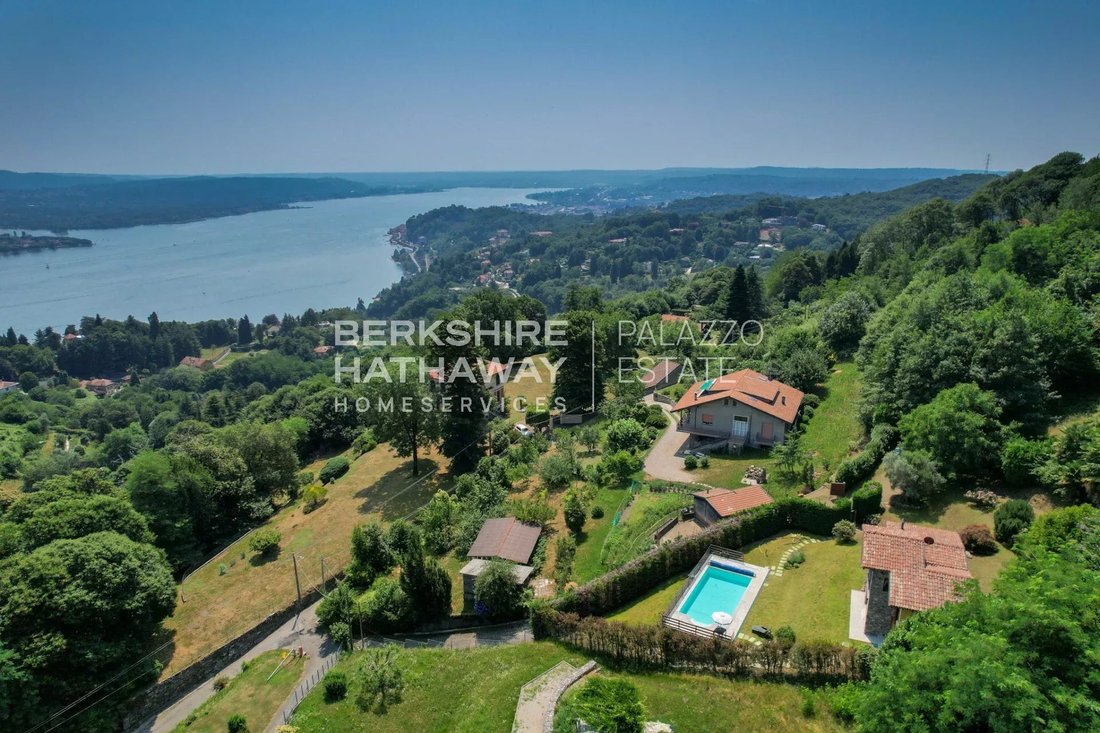 Villa in Arona, Piemont, Italien 1 - 18582571