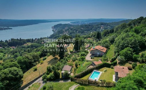 Villa en Arona, Piamonte, Italia 1