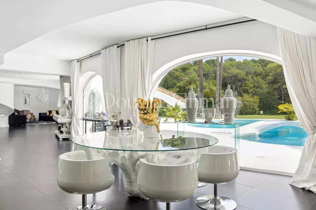 Villa in Mougins, Provence-Alpes-Côte d'Azur, France 3 - 18582426