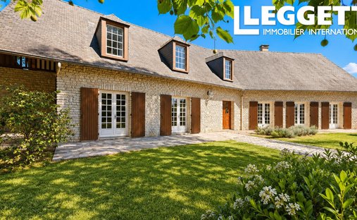 House in Civray, Nouvelle-Aquitaine, France 1